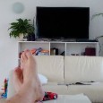 Meine ideale Vorstellung des Fernsehens: Im Wohnzimmer steht ein Fernseher. Dieser hängt im Netzwerk, am Strom und am Kabelnetz. Keine weiteren Kästchen, Receiver und Player stören den Anblick dieses Fernsehers. […]